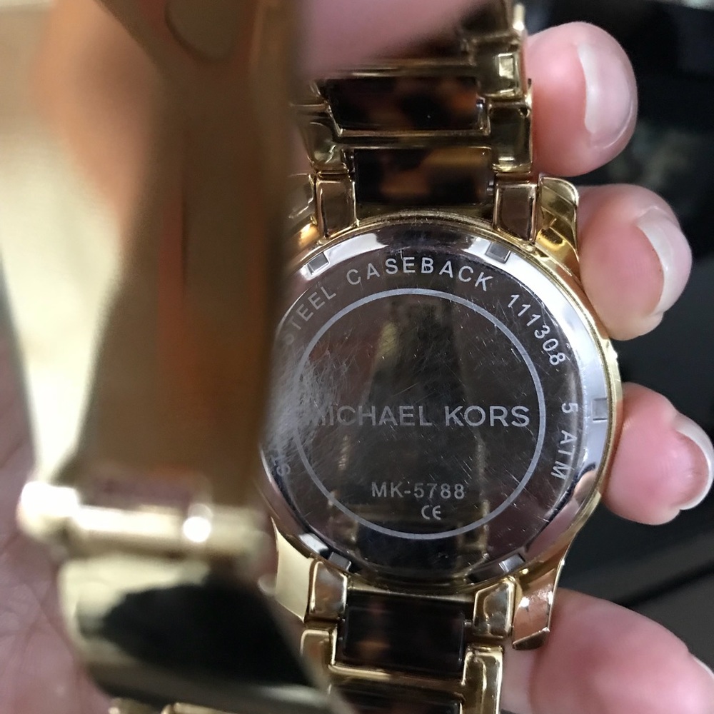 MK watch - Picture 3 of 3
